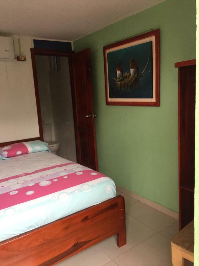 פדרנאלס Hostal Sarai מראה חיצוני תמונה